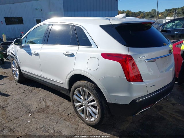 2018 CADILLAC XT5 1GYKNGRSXJZ182286 Photo 2