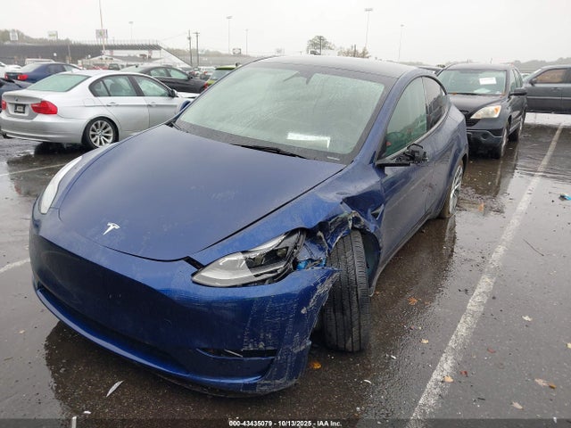 2023 TESLA MODEL Y 7SAYGAEE0PF882228 Photo 1