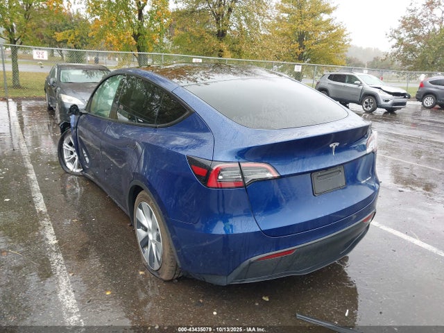 2023 TESLA MODEL Y 7SAYGAEE0PF882228 Photo 2