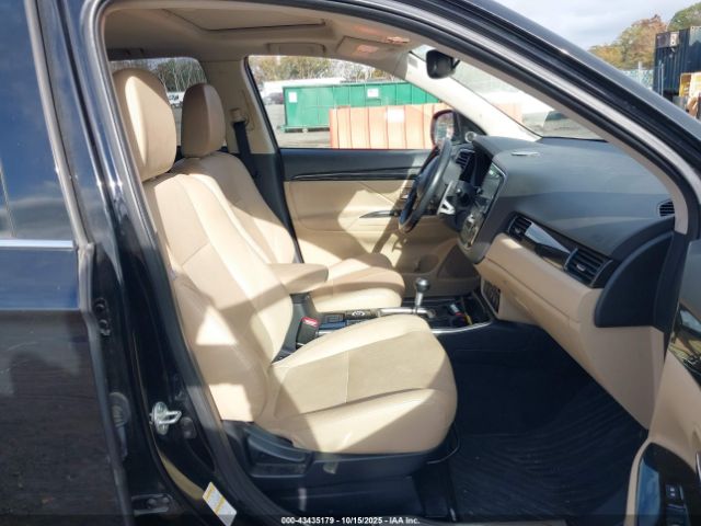 2017 MITSUBISHI OUTLANDER JA4JZ4AXXHZ054498 Photo 4