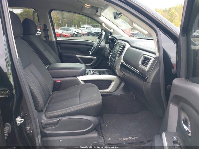 2019 NISSAN TITAN XD 1N6AA1F48KN522234 Photo 4