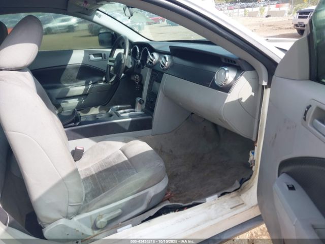 2007 FORD MUSTANG 1ZVFT80N675300129 Photo 4