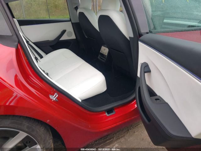 2025 TESLA MODEL 3 5YJ3E1EA9SF067898 Photo 7