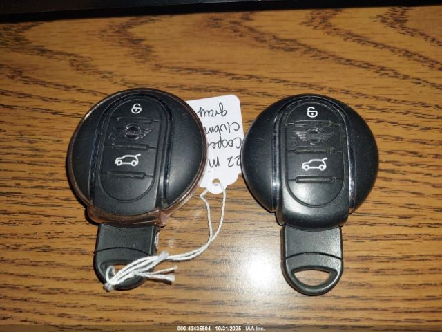 2022 MINI CLUBMAN WMWLV7C05N2P85045 Photo 10