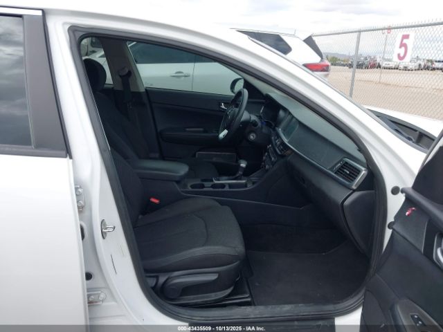 2019 KIA OPTIMA 5XXGT4L36KG323182 Photo 4