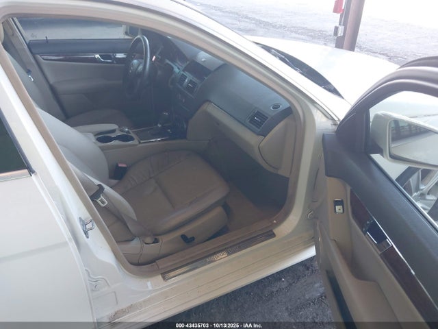 2011 Mercedes-benz C 300 Luxury/sport მანქანა იყიდება აუქციონზე, vin: WDDGF5EB1BA468679, აუქციონის ნომერი: 43435703
