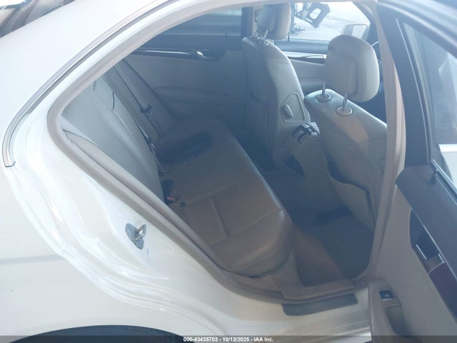 2011 Mercedes-benz C 300 Luxury/sport მანქანა იყიდება აუქციონზე, vin: WDDGF5EB1BA468679, აუქციონის ნომერი: 43435703