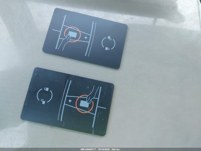 2023 TESLA MODEL Y 7SAYGDEE4PF609584 Photo 10