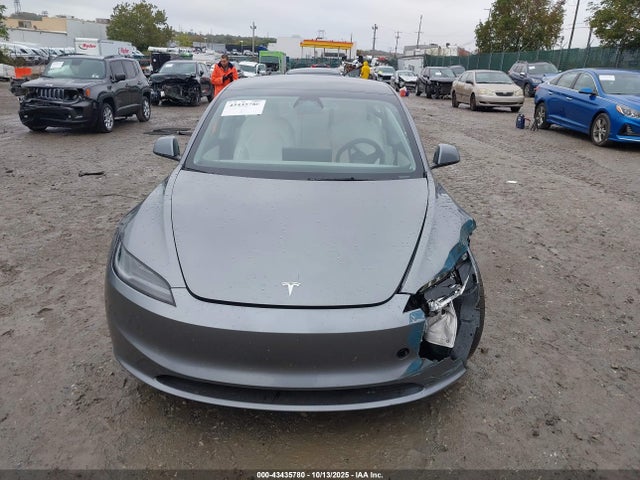 43435780 :رقم المزاد ، 5YJ3E1EA1SF031705 vin ، 2025 Tesla Model 3 Long Range Rear-wheel Drive مزاد بيع