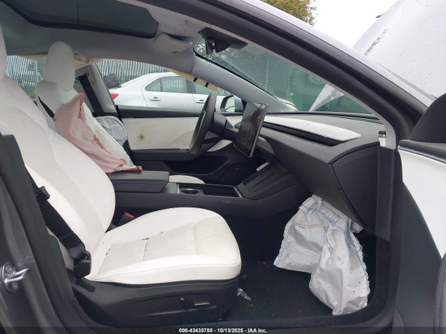 43435780 :رقم المزاد ، 5YJ3E1EA1SF031705 vin ، 2025 Tesla Model 3 Long Range Rear-wheel Drive مزاد بيع