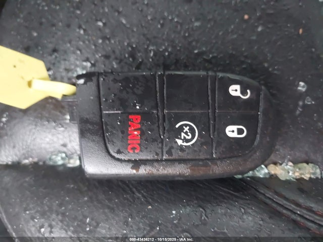 43436212 :رقم المزاد ، ZACNJDC1XNPN69967 vin ، 2022 Jeep Renegade Trailhawk 4x4 مزاد بيع