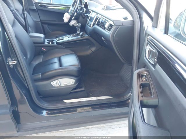 2018 PORSCHE MACAN WP1AB2A55JLB30441 Photo 4