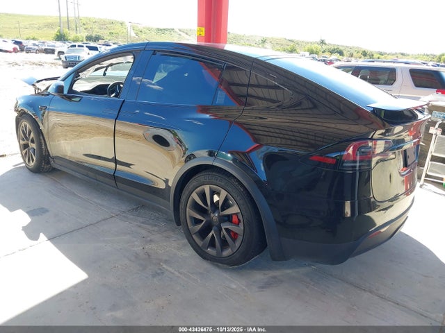 2025 TESLA MODEL X 7SAXCBE60SF462340 Photo 2