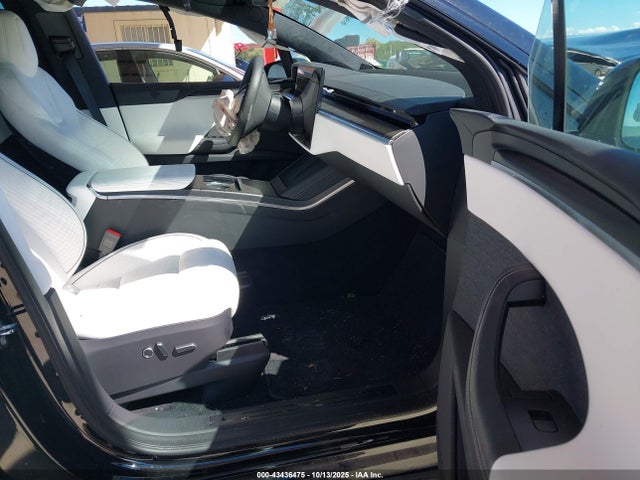 2025 TESLA MODEL X 7SAXCBE60SF462340 Photo 4