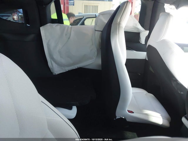 2025 TESLA MODEL X 7SAXCBE60SF462340 Photo 7