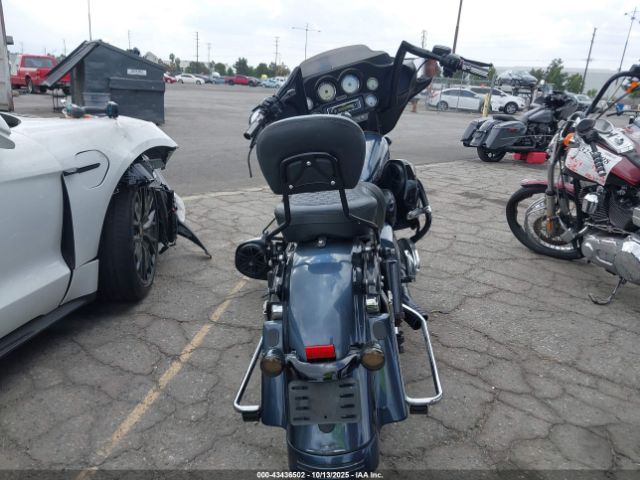 2010 HARLEY-DAVIDSON FLHX 1HD1KB431AB632394 Photo 5