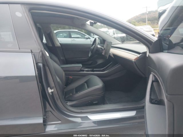 2018 TESLA MODEL 3 5YJ3E1EB0JF131365 Photo 4