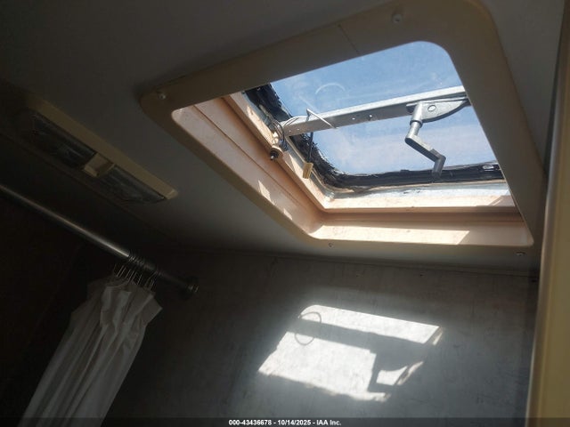 43436678 :رقم المزاد ، 1EF1C182074017159 vin ، 2007 Fleetwood Mallard مزاد بيع