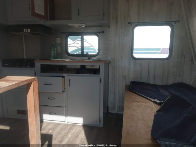 43436678 :رقم المزاد ، 1EF1C182074017159 vin ، 2007 Fleetwood Mallard مزاد بيع