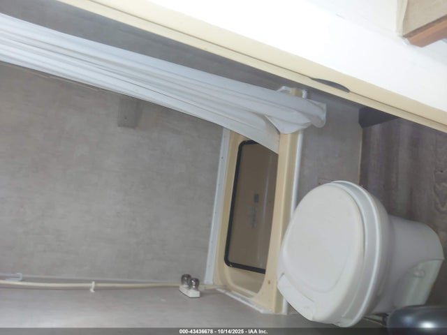 43436678 :رقم المزاد ، 1EF1C182074017159 vin ، 2007 Fleetwood Mallard مزاد بيع