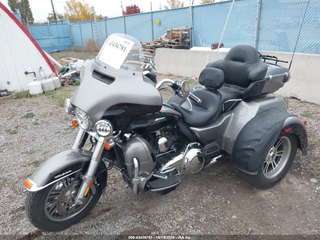 2016 HARLEY-DAVIDSON FLHTCUTG 1HD1MAL16GB857763 Photo 1