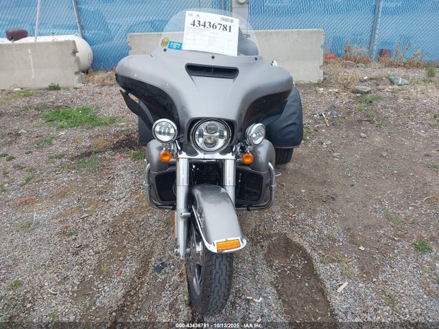 2016 HARLEY-DAVIDSON FLHTCUTG 1HD1MAL16GB857763 Photo 4