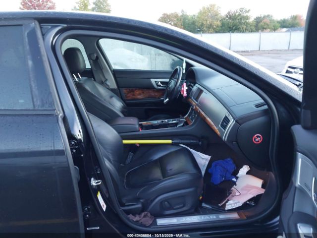 2015 JAGUAR XF SAJWA0FS2FPU61802 Photo 4