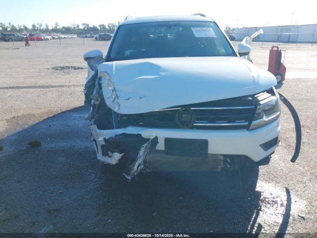 2018 VOLKSWAGEN TIGUAN 3VV3B7AX7JM149615 Photo 5
