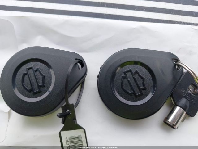 2018 HARLEY-DAVIDSON FLHTCUTG 1HD1MAD15JB857369 Photo 10