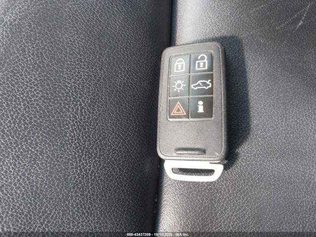 2015 VOLVO XC60 YV4902RC3F2611246 Photo 10