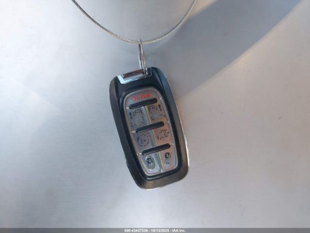 2021 CHRYSLER PACIFICA HYBRID 2C4RC1L76MR596661 Photo 10