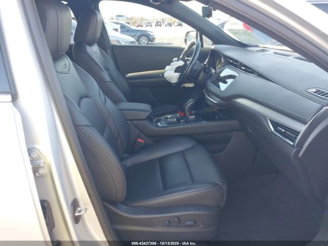 2022 CADILLAC XT4 1GYFZCR4XNF113203 Photo 4