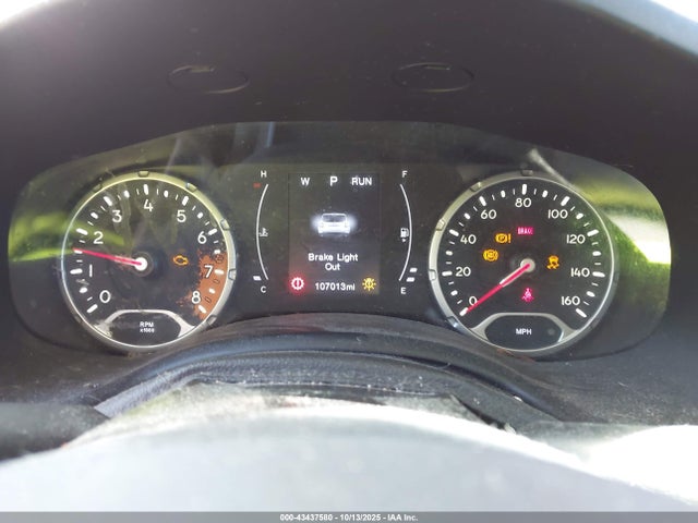 Продаж на аукціоні авто 2017 Jeep Renegade Latitude Fwd, vin: ZACCJABB3HPG65642, номер лоту: 43437580