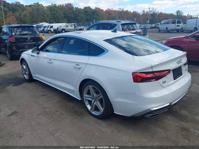2021 AUDI A5 SPORTBACK WAUDACF57MA016809 Photo 2