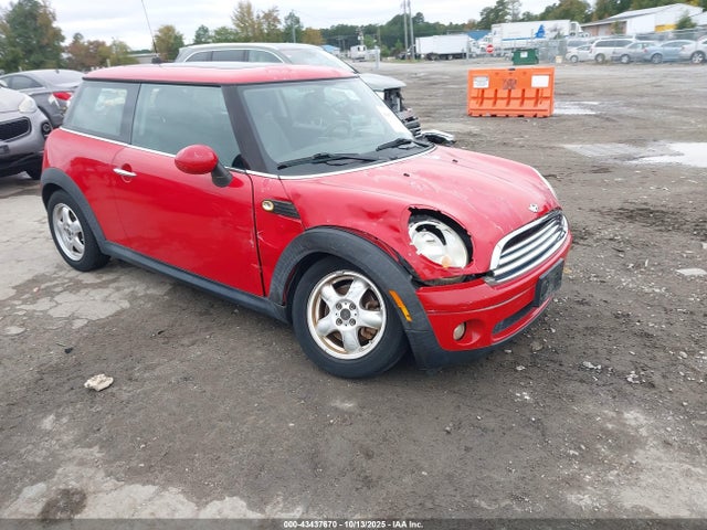 2010 MINI COOPER WMWMF3C57ATZ24134 Photo 0