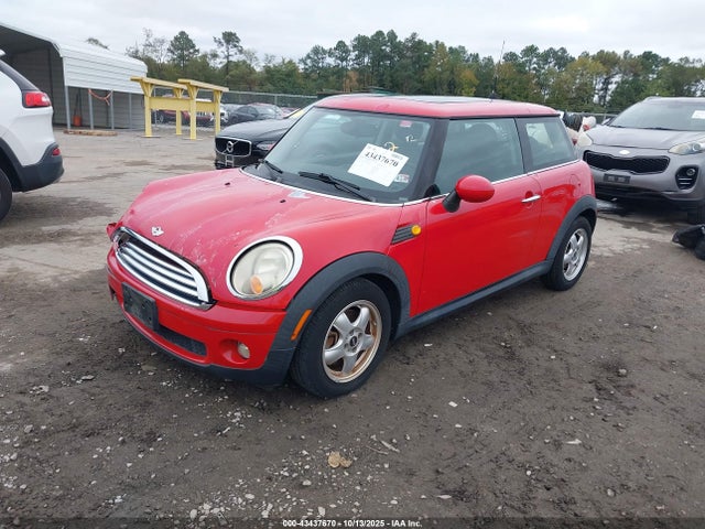 2010 MINI COOPER WMWMF3C57ATZ24134 Photo 1