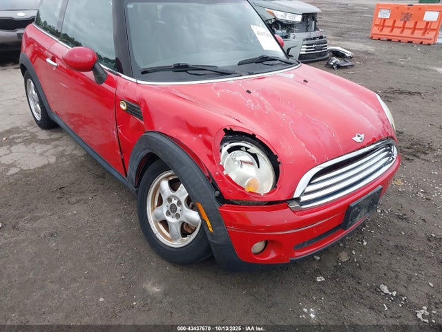 2010 MINI COOPER WMWMF3C57ATZ24134 Photo 5