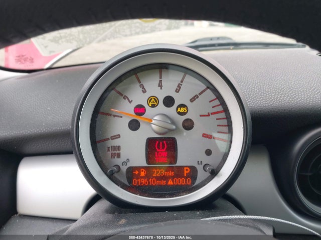 2010 MINI COOPER WMWMF3C57ATZ24134 Photo 6