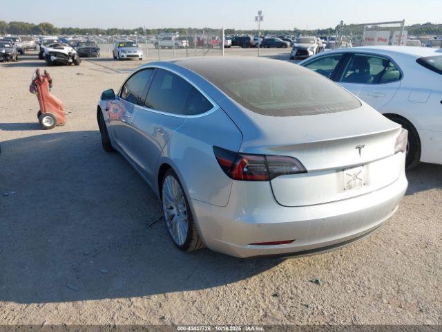 2018 TESLA MODEL 3 5YJ3E1EA5JF006983 Photo 2