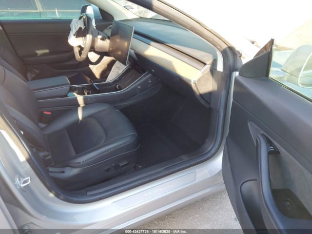 2018 TESLA MODEL 3 5YJ3E1EA5JF006983 Photo 4
