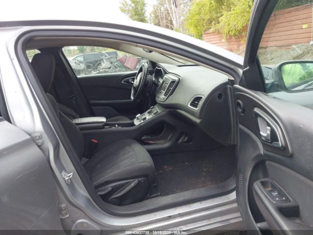 2016 CHRYSLER 200 1C3CCCFB0GN182752 Photo 4