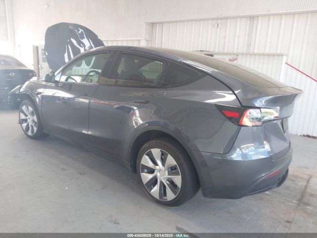 2023 TESLA MODEL Y 7SAYGDEE4PF799452 Photo 2