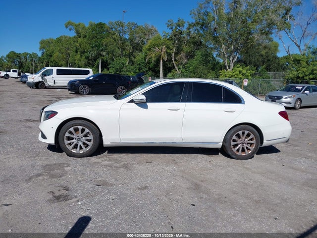 43438228 :رقم المزاد ، WDDZF4JB9JA309108 vin ، 2018 Mercedes-benz E 300 مزاد بيع