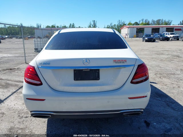 43438228 :رقم المزاد ، WDDZF4JB9JA309108 vin ، 2018 Mercedes-benz E 300 مزاد بيع