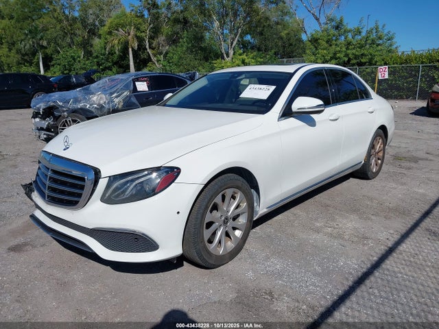 43438228 :رقم المزاد ، WDDZF4JB9JA309108 vin ، 2018 Mercedes-benz E 300 مزاد بيع