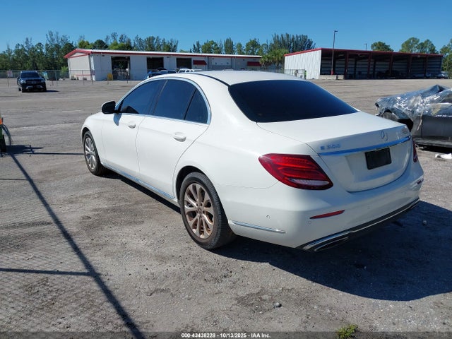 43438228 :رقم المزاد ، WDDZF4JB9JA309108 vin ، 2018 Mercedes-benz E 300 مزاد بيع