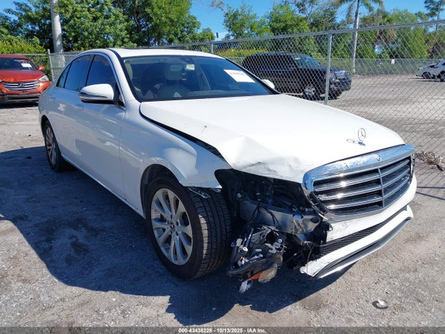 43438228 :رقم المزاد ، WDDZF4JB9JA309108 vin ، 2018 Mercedes-benz E 300 مزاد بيع