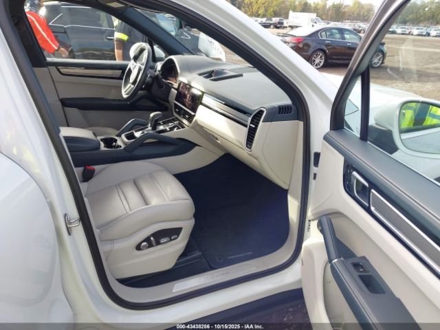 2021 PORSCHE CAYENNE WP1AA2AY6MDA06660 Photo 4