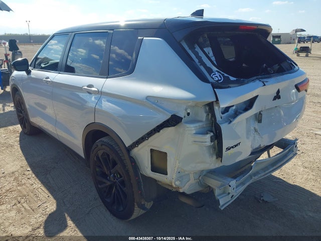 2022 MITSUBISHI OUTLANDER JA4J3UA81NZ036817 Photo 2