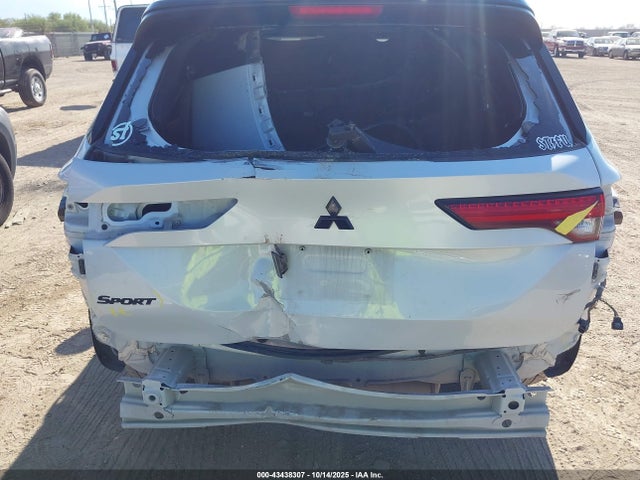 2022 MITSUBISHI OUTLANDER JA4J3UA81NZ036817 Photo 5